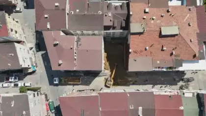 İstanbul'da panik anları: 2 bina tahliye edildi!