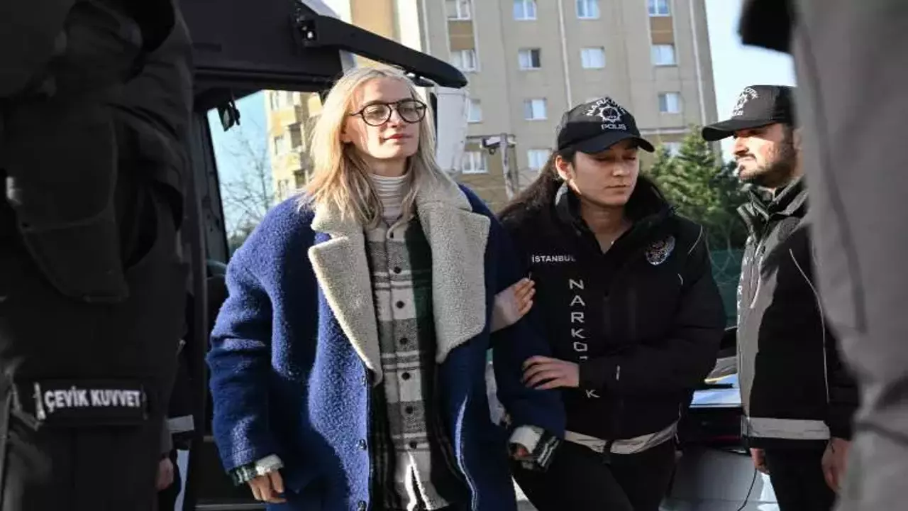 İstanbul'daki uyuşturucu soruşturmasında gözaltına alınan 14 şüpheli adliyede