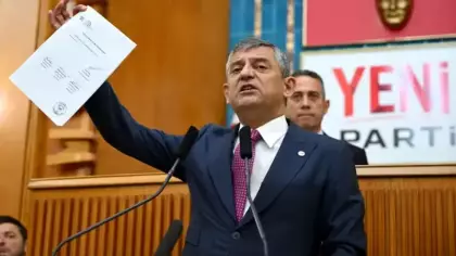 İstifaların ardı arkası kesilmiyor! Yeni Parti'nin üye oyunu ifşa oldu!