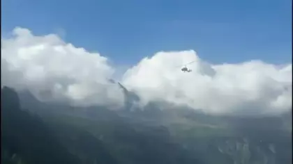 İtalya'da tellere çarpan gyrocopter havada patladı!
