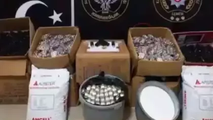 İzmir'de depoda 253 bin 926 sentetik hap ele geçirildi