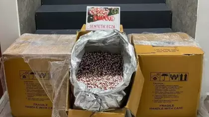 İzmir'de uyuşturucu operasyonu; 2 tutuklama