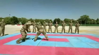 Jandarma Özel Operasyon personelinden nefes kesen yakın dövüş eğitimi