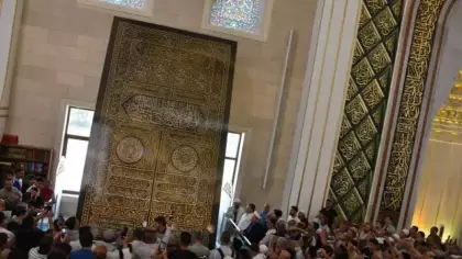Kabe'nin kapı örtüsü Millet Cami ve Külliyesi’nde sergileniyor