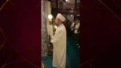 Kadıköy Osman Ağa Camii'nde Hafız Mustafa Özdemir'in kıraati büyük beğeni topladı