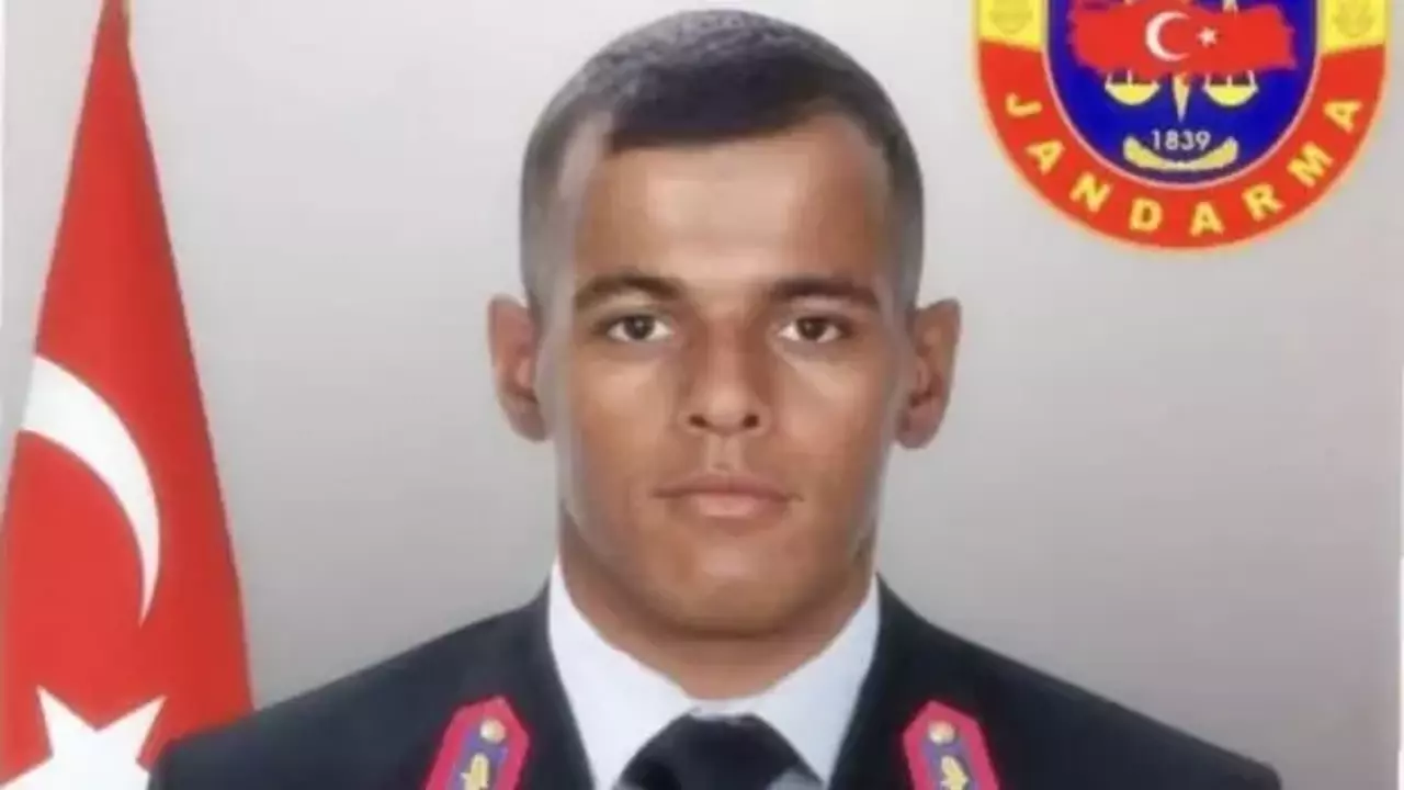 Kalp krizi geçiren astsubay toprağa verildi
