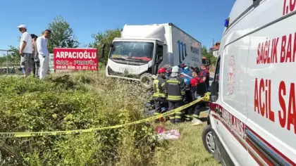 Kamyonla çarpışan patpatın sürücüsü öldü