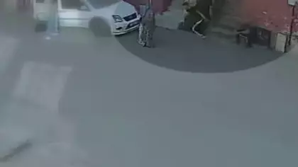 Kartal'da kiracının ev sahibini boynundan bıçaklandığı anlar ortaya çıktı
