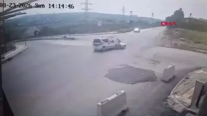 Kavşakta kafa kafaya çarpıştılar: Osmaniye'deki dehşet anları güvenlik kamerasında