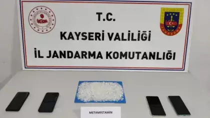 Kayseri’de jandarmadan uyuşturucu operasyonu: Araçtan yarım kilodan fazla zehir çıktı!