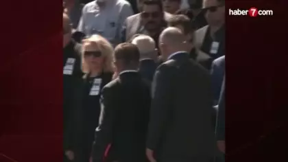 Kemal Kılıçdaroğlu ile Özgür Özel tokalaştı