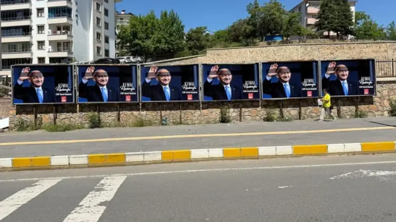Kılıçdaroğlu'nun afişleri şehri karıştırdı: Valilikten yalanlama geldi!