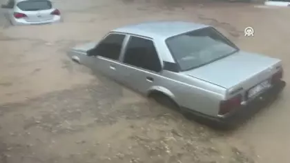 Kırşehir'de son yılların en büyük sel felaketi: Kent merkezi suya gömüldü