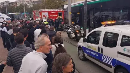 Kocaeli'de tramvay iki kadına çarptı: 1 ölü!