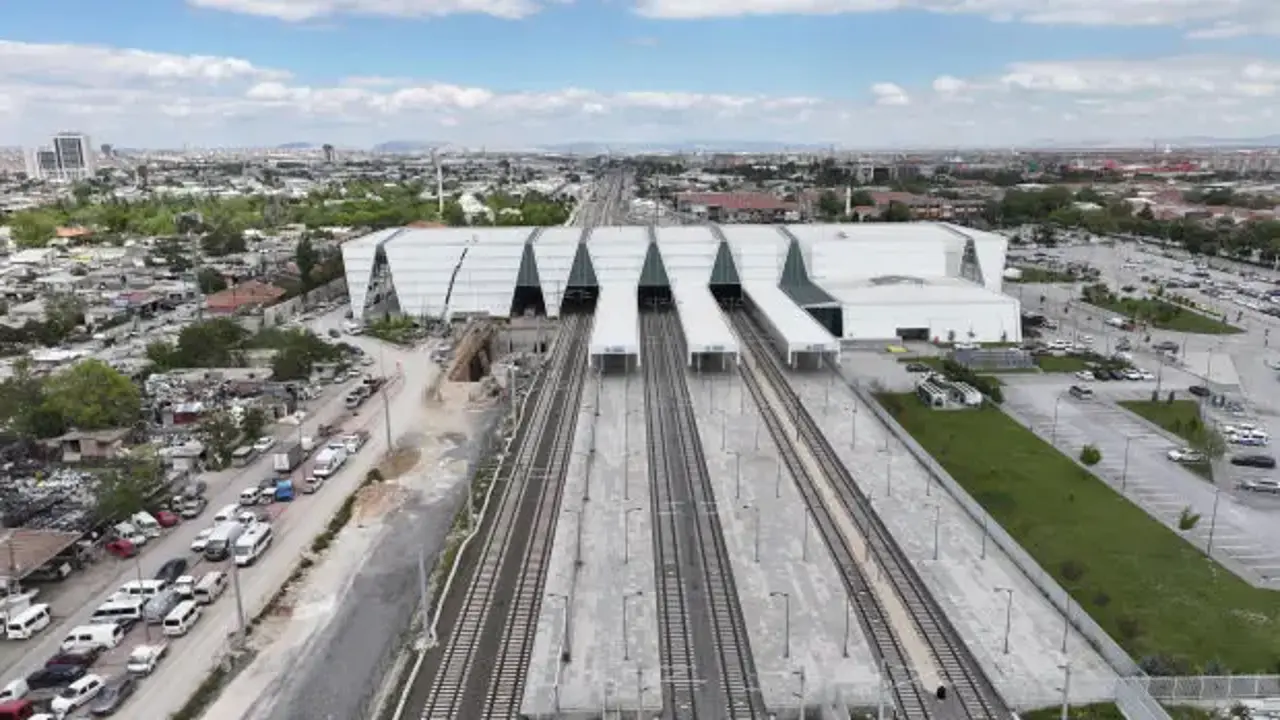 Konya'da raylı sistem ağı genişliyor: 'Önemli bir transfer merkezi oluşturuyoruz'