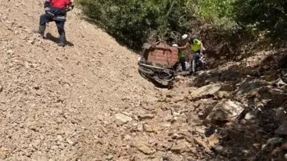 Korkunç ölüm: Motosiklet uçuruma yuvarlandı!