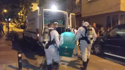 Kötü koku gelen evinde ölü bulundu