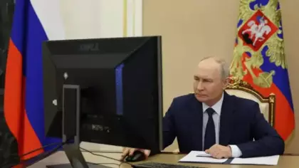 Kremlin'de online seçim! Putin, oyunu uzaktan kullandı