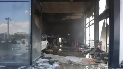 Küle dönen ekmek teknesinde her şey yandı sadece 2 şey hariç: Tüyler ürperten olay
