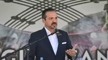 Kürşad Zorlu'dan Van'da Türk dünyasına birlik ve terörsüz Türkiye mesajı