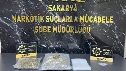 Kuzey Marmara’da narkotik pususu: Otobandaki lüks araçlardan kilolarca zehir fırladı!