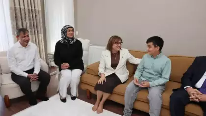 LGS birincilerine Fatma Şahin'den şampiyonlara yakışır ödül!