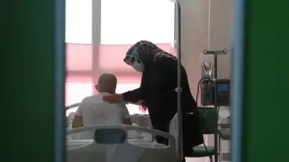 Lösemi hastası oğluyla hastane odasında 9 aylık yaşam nöbeti
