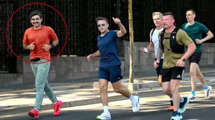 Macron’un Ankara'daki koşu arkadaşı sosyal medyayı salladı! Bakın o isim kim çıktı!