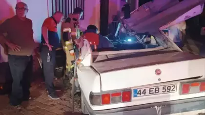 Mardin'de traktörle çarpışan otomobildeki 4 kişi yaralandı