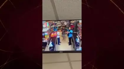Markette kan donduran anlar: Gözü dönmüş cani çocuğu defalarca yere fırlattı