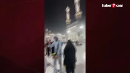 Mekke-i Mükerreme'de fırtına ve sağanak yağış altında ibadet