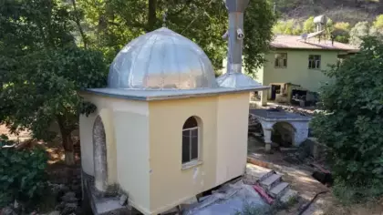 Mersin'de 9 metrekarelik cami dikkat çekiyor!