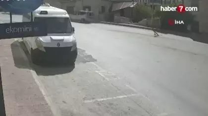 Mersin'de korkutan kaza: Motosiklet traktörün altına girdi