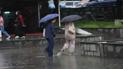 Meteoroloji kuvvetli yağış uyarısı: 2 bölgeye dikkat! Öğleden sonra etkisini artıracak