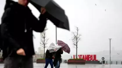 Meteoroloji'den hafta sonu uyarısı: Kuvvetli sağanak ve fırtına birçok ili etkileyecek
