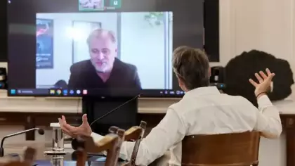 Miçotakis'ten Nolan'a 