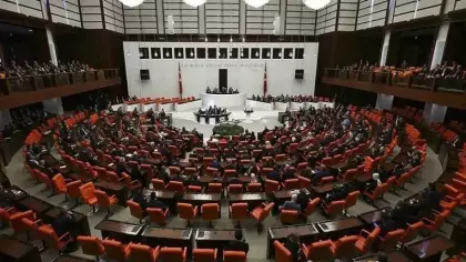 Milyonların gözü TBMM'de: Ehliyetten emekli maaşına, PTT'den havacılığa her şey değişiyor!