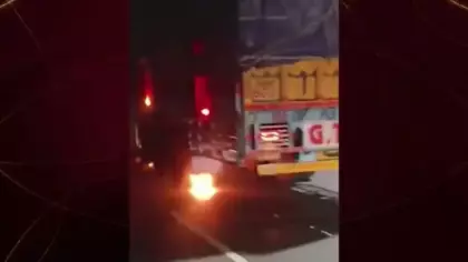 Motosiklet sürücüsünün feci ölümü: Kamyon altında metrelerce sürüklendi!