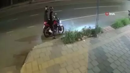 Motosikletle geldiler, kurşun yağdırdılar: O anlar ortaya çıktı! Şüpheliler tutuklandı