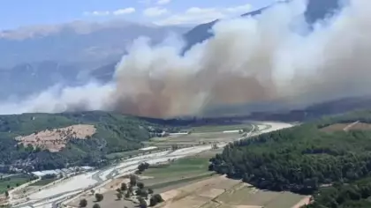 Muğla'da başlayıp Antalya'ya sıçrayan orman yangını söndürüldü!