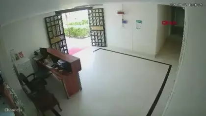 Nefes borusuna kraker kaçan mesai arkadaşını Heimlich manevrasıyla kurtardı