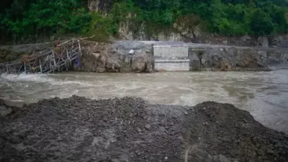Nepal'de felaketin bilançosu ağırlaşıyor