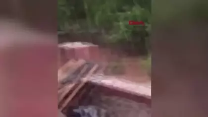 Niğde'de sel felaketi: 3 araç sulara kapıldı, 1 kişi öldü