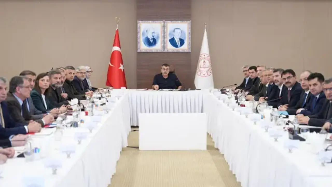 Okul saldırıları sonrası MEB'te toplantı