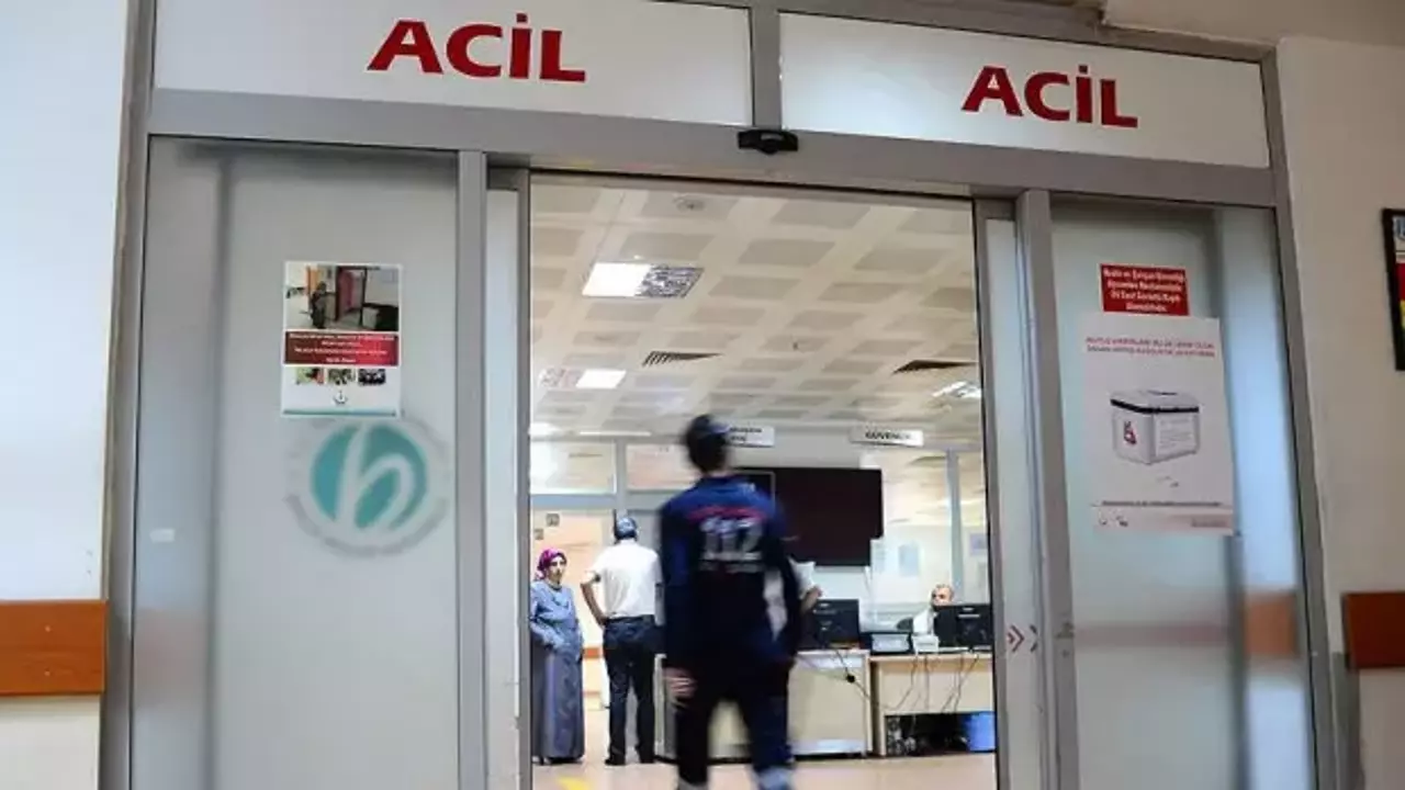 Okulda 'kar spreyi' paniği: 30 öğrenci hastaneye kaldırıldı!