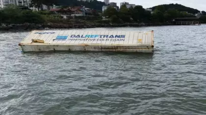Ordu'da sahile vuran gizemli konteyner alarma geçirdi