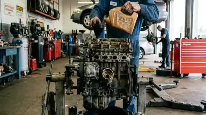 Orta Doğu'daki kriz otomotiv devlerini vurdu: Markalar alternatif motor yağı arayışında