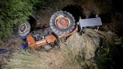 Osmaniye'de traktör dereye yuvarlandı: 2 ölü