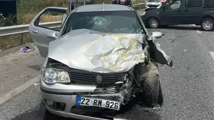 Otomobil ile hafif ticari araç çarpıştı: 6 yaralı