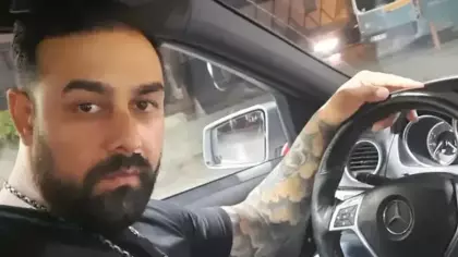 Otomobilde husumetlisi tarafından bıçaklanarak öldürüldü